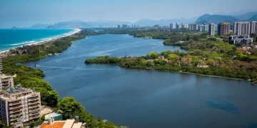 Projeto de transporte por barcas na Barra da Tijuca enfrenta obstáculos técnicos e altos custos