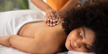 Bluma promove massagens gratuitas em pontos do Rio de Janeiro no Dia das Mães
