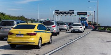 Tráfego moderado na Ponte Rio–Niterói nesta manhã, com 20 minutos de travessia no sentido Rio