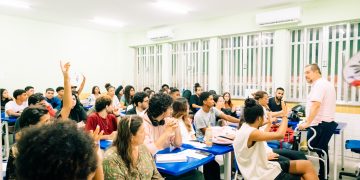Pré-Enem gratuito de Maricá abre inscrições para edição de 2026 com aulas online