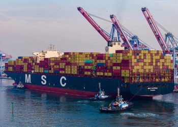 Porto do Rio recebe um dos maiores navios do continente após ampliação do canal