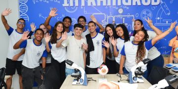 Governo do RJ inaugura laboratório de ciência na Escola Técnica Ferreira Viana
