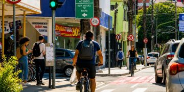 Interdição na Rua Castilho França em Icaraí afeta circulação em Niterói no dia 24