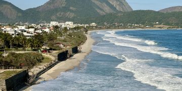 Marinha emite aviso de ressaca com ondas de até 3 metros em Niterói, até terça-feira