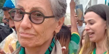 Cássia Kis recebe homenagem em Niterói após trajetória marcada por polêmicas e mudanças profundas