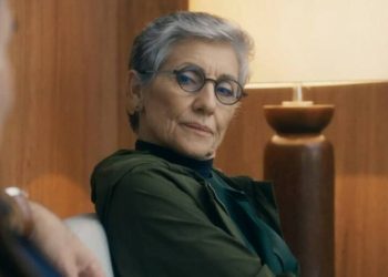 Câmara de Niterói aprova homenagem a Cássia Kis, gerando debate sobre identidade de gênero