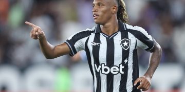 Botafogo vence Racing e mantém liderança na Copa Sul-Americana de 2026