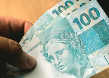 Pequenos gastos durante feriado podem passar de R$ 200 sem percepção