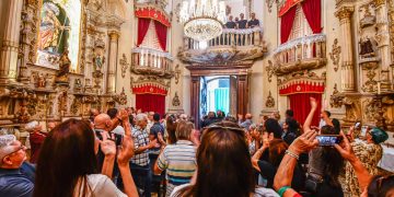 Festa do Divino Espírito Santo no Rio do século XIX revela tradição popular e impacto urbano