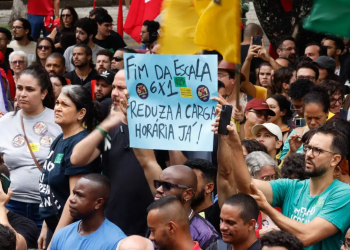 Câmara aprova PEC que reduz jornada de 44 para 40 horas semanais e altera modelagem de descanso