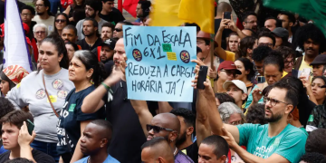 Câmara aprova PEC que reduz jornada de 44 para 40 horas semanais e altera modelagem de descanso