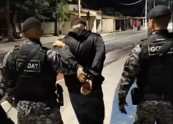 Homem procurado pela Justiça é preso na orla de Itaipuaçu durante abordagem da Guarda Municipal
