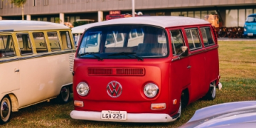 Encontro de carros clássicos da Volkswagen celebra 14 anos do grupo Duke’s em Duque de Caxias
