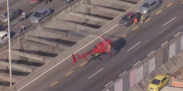Helicóptero do Corpo de Bombeiros faz pouso de emergência na Linha Amarela após acidente com motociclista