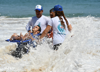 Niterói realiza edição especial do projeto Praia Sem Barreiras na Praia de Itaipu