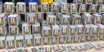 Polícia Civil apreende 200 mil figurinhas e camisas falsificadas do Brasil na Copa 2026