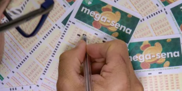 Apostas para o sorteio especial de 30 anos da Mega-Sena já podem ser feitas, com prêmio estimado de até R$ 200 milhões