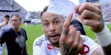 Erro da arbitragem leva Neymar a deixar o campo de forma inesperada em derrota do Santos para o Coritiba