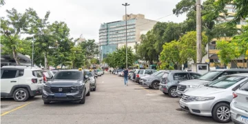 Niterói amplia prazo para regularização do estacionamento rotativo e cria programa de perdão de multas