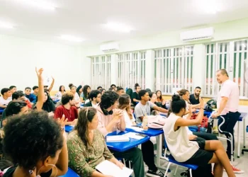 Pré-Enem Popular Iara Iavelberg abre inscrições para preparação gratuita em 2026