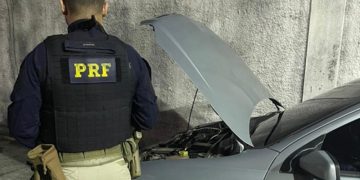 PRF recupera carro clonado e prende homem na BR-101 em Niterói