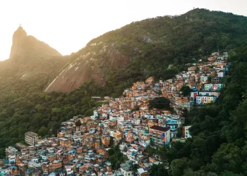 Prefeitura do Rio inicia programa de obras em encostas com investimento de R$ 258 milhões