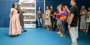Teatro Riachuelo Rio celebra um ano de visitas teatralizadas gratuitas com novidades e recorde de participantes