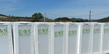 Enel Rio realiza troca gratuita de 40 geladeiras eficientes em São Gonçalo