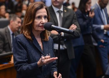 Assembleia aprova campanha contra discriminação e violência contra mulheres no trânsito