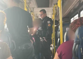 Confusão em ônibus do transporte gratuito de Maricá reacende debates sobre segurança e moradores de rua