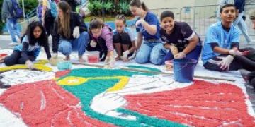 São Gonçalo celebra maior tapete de Corpus Christi da América Latina, com reconhecimento estadual