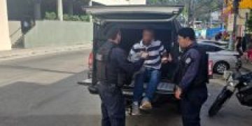 Homem com mandado de prisão por tráfico de drogas é preso pela Guarda Municipal de São Gonçalo