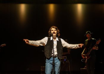 Espetáculo homenageia Belchior no Teatro Riachuelo Rio em 10 de junho