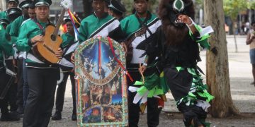 Celebrações tradicionais brasileiras perdem identidade em meio à globalização cultural