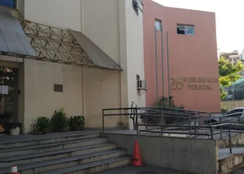 Homem é preso por agredir enteado de 4 anos na Zona Norte do Rio após denúncia da escola