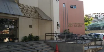 Homem é preso por agredir enteado de 4 anos na Zona Norte do Rio após denúncia da escola