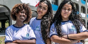 Rio de Janeiro avança no ranking do Enem com maior melhora em redação entre estados brasileiros