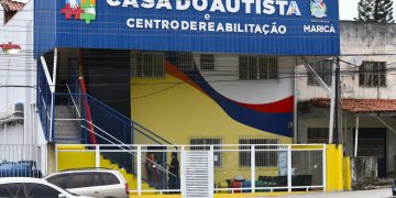 Maricá aprova lei que garante direito de pessoas com TEA de levar alimentos a espaços públicos