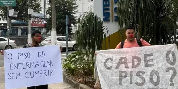 Profissionais de enfermagem protestam contra salários abaixo do piso no Hospital Niterói D’Or