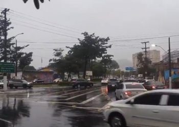 Tráfego intenso na Ponte Rio-Niterói devido a acidentes e condições meteorológicas