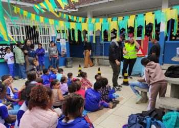 DER-RJ intensifica ações educativas em escolas durante Maio Amarelo para promover segurança no trânsito