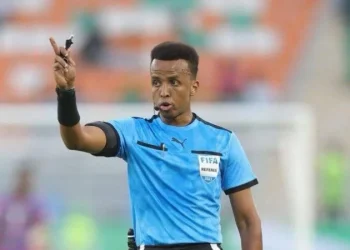 Árbitro barrado na Copa apita Supercopa da UEFA entre PSG e Aston Villa