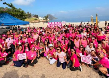 Niterói realiza quarta edição do Aulão das Mulheres na Praia de Icaraí