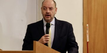 Governador em exercício do Rio declara receber R$ 84 mil em maio, valor superior ao salário de Lula