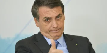 Bolsonaro deve prestar depoimento na Polícia Civil do DF sobre arma de fogo encontrada com segurança