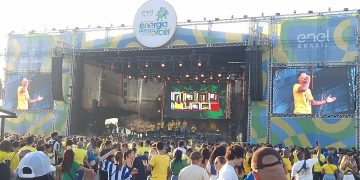 Brasil vence Japão nos acréscimos e garante vaga na próxima fase da Copa
