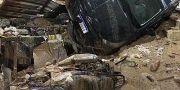 Chuva intensa causa deslizamentos, interrupções no transporte e alagamentos no Rio