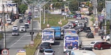 RJ-106 ganha mais pontos de fiscalização eletrônica após aumento de acidentes em 2025