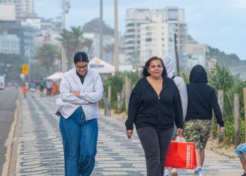 Rio de Janeiro tem temperaturas próximas a 12°C neste sábado, com previsão de clima mais ameno no fim de semana