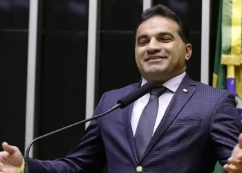 Deputado Josimar Maranhãozinho é alvo de operação da PF por suspeita de desvio de recursos de emendas parlamentares